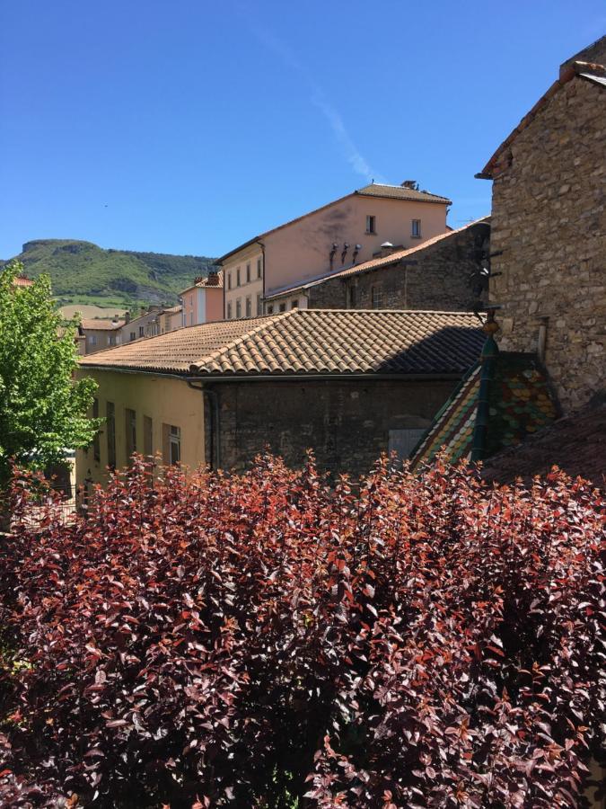 Le Beffroi Bed and Breakfast Millau Exteriör bild